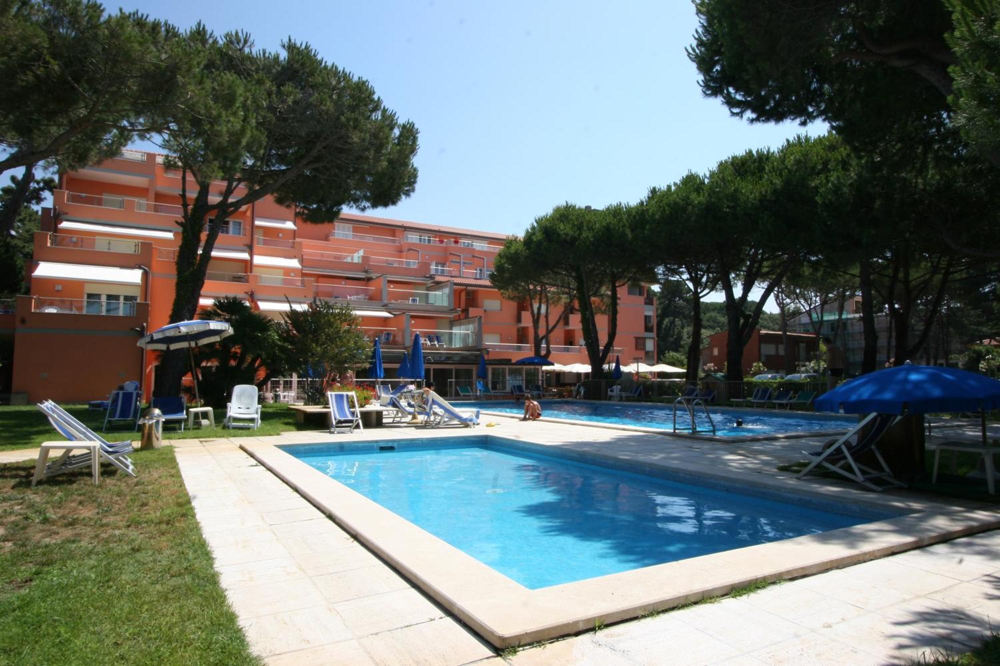 Versilia Palace Hotel Marina di Pietrasanta Exterior photo