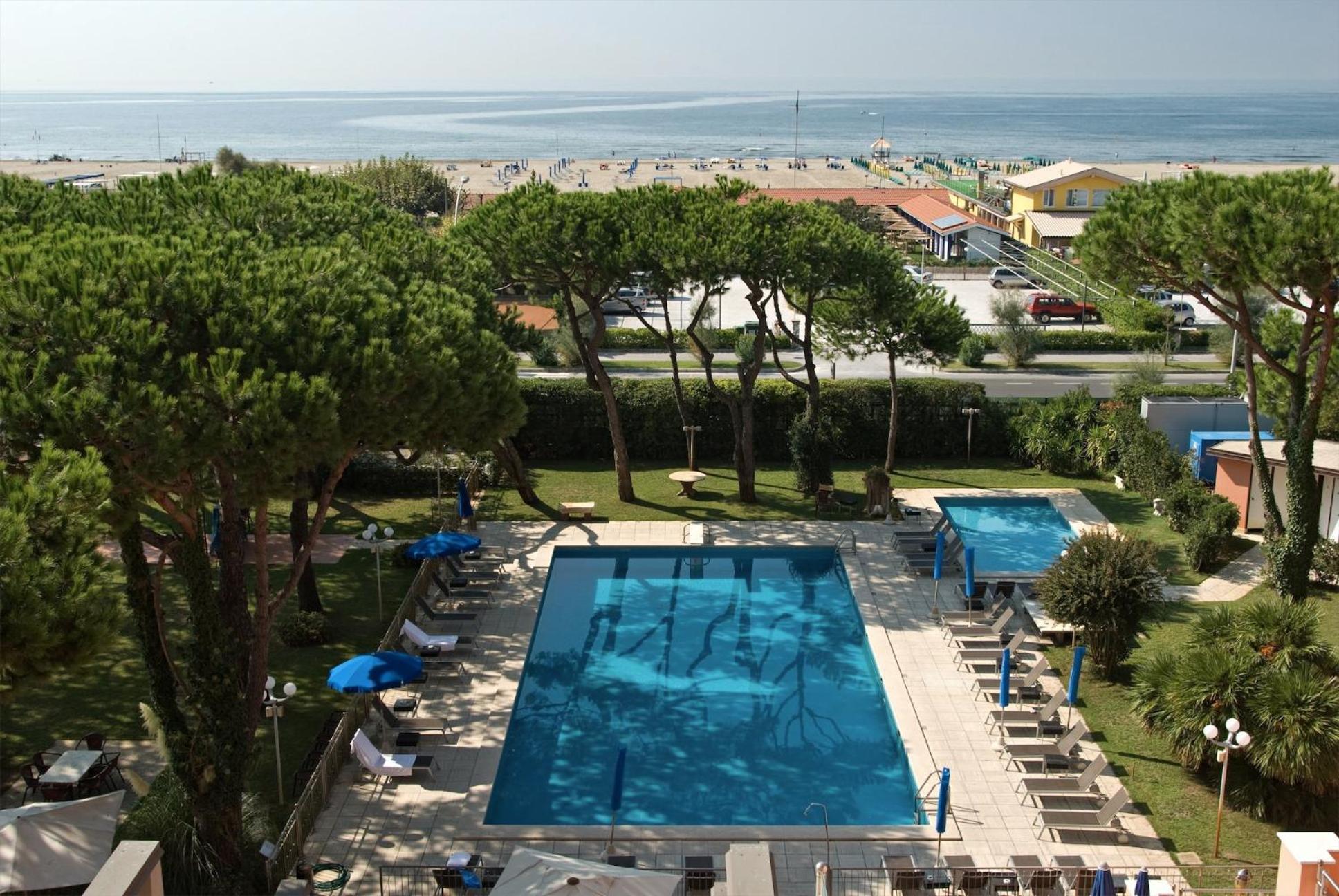 Versilia Palace Hotel Marina di Pietrasanta Exterior photo