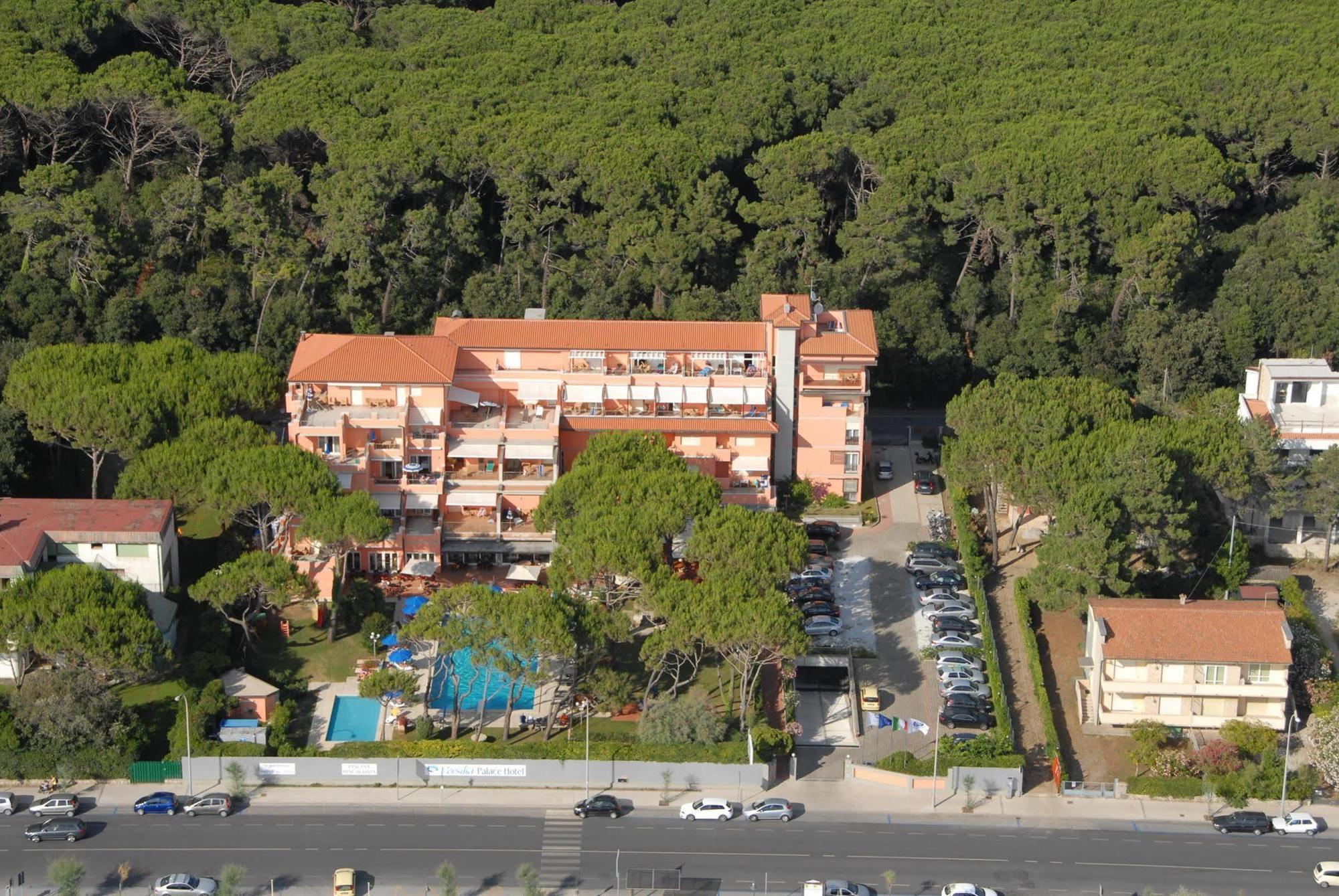 Versilia Palace Hotel Marina di Pietrasanta Exterior photo